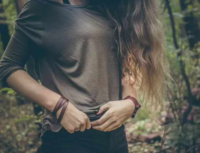 أزياء اللون الداكن لها جاذبية خالدة